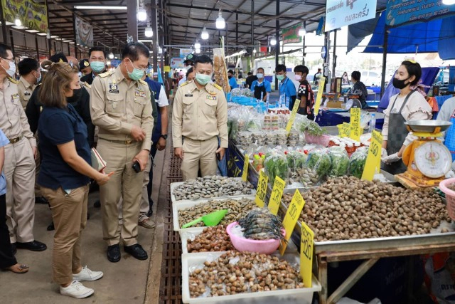 เข้มตลาดสดขายอาหารทะเลในโคราช