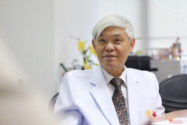 "หมอยง" เตือน!! ช่วงการระบาดของโควิด-19 ไม่ควรรับประทานอาหารทะเลดิบหรือไม่สุก