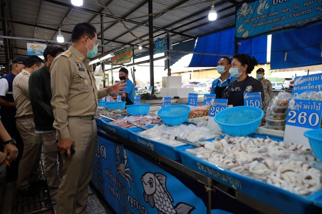 เข้มตลาดสดขายอาหารทะเลในโคราช