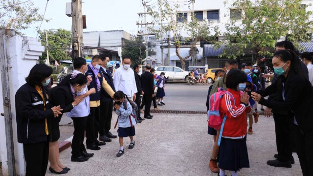 โต้ข่าวลือปิดเมืองติดโควิด-19 พร้อมรณรงค์ป้องกันเข้มข้น