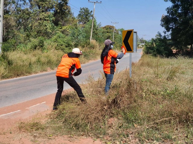 ทำความสะอาด-ติดตั้งป้ายทางเลี่ยง รับจราจรปีใหม่