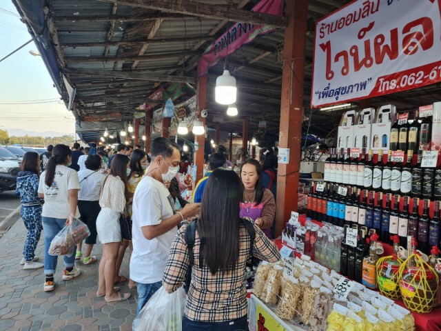 วังน้ำเขียวสั่งกักตัวพระ-ชาวบ้าน14วัน ใกล้ชิดชาวสมุทรสาคร