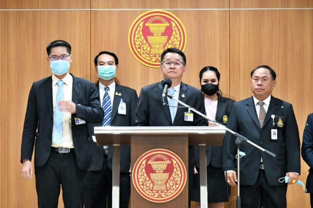 เลขาเพื่อไทย ชง กมธ.ทหาร เรียก ผบ.ทบ.แจงปมบ้านพัก "บิ๊กตู่"