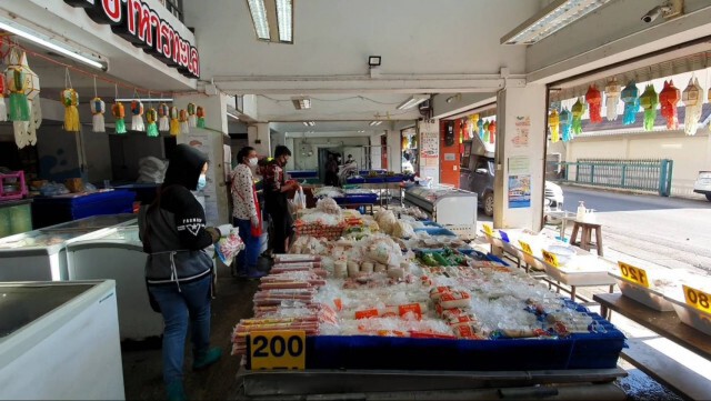 โควิดอ่วม-ร้านขายอาหารทะเลเงียบเหงา