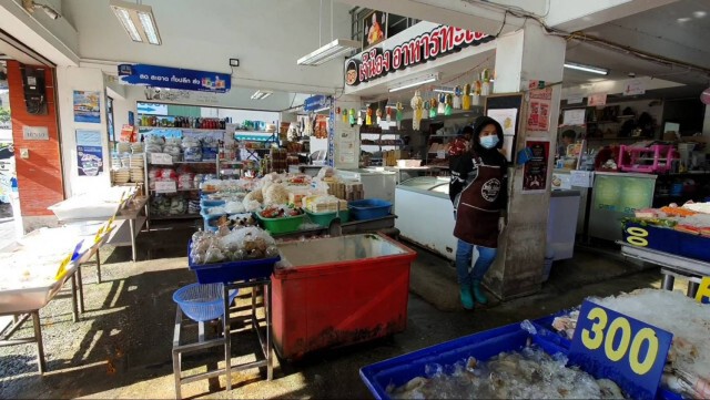 โควิดอ่วม-ร้านขายอาหารทะเลเงียบเหงา
