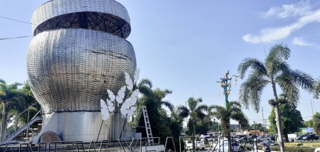 เปิดสวนเรืองแสงเป็นของขวัญปีใหม่