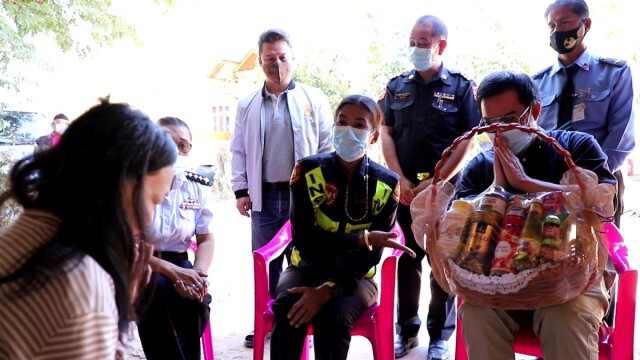 โชเฟอร์ขอโทษ "น้ำตาล"สาวพิการถูกห้ามขึ้นรถทัวร์