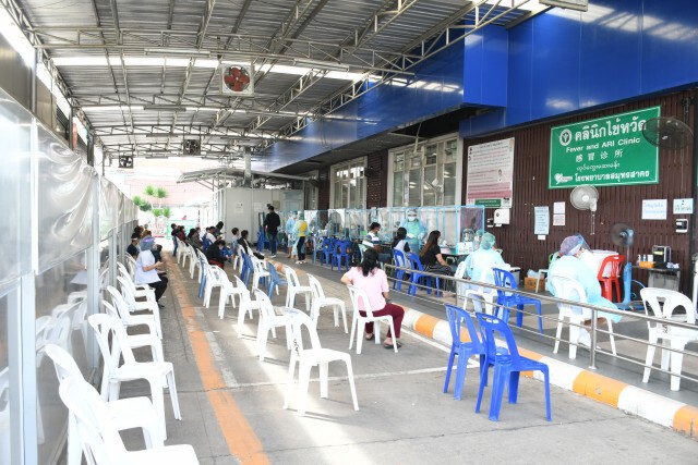 ปลัด สธ. เผยโควิด-19 สมุทรสาครเป็นไปตามแผนควบคุมโรค เตรียมตรวจภูมิคุ้มกันหลังครบกักกัน