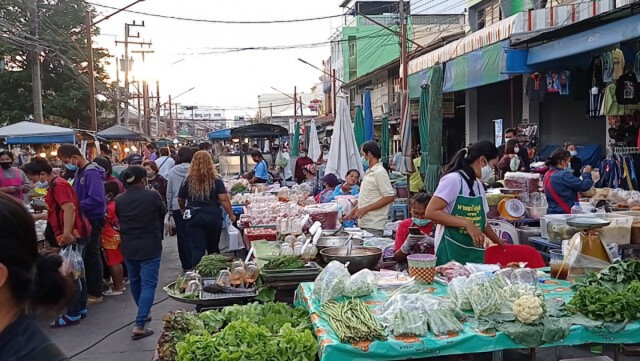 ตลาดพิมายเงียบเหงา หลังพบผู้ป่วยติดเชื้อโควิด19