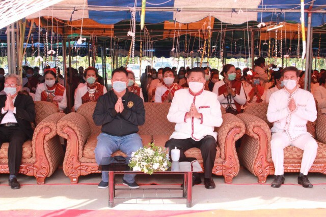 พึ่งอิทธิฤทธิ์หลวงพ่อองค์ดำอธิษฐานผ่านพ้นสถานการณ์โควิด-19