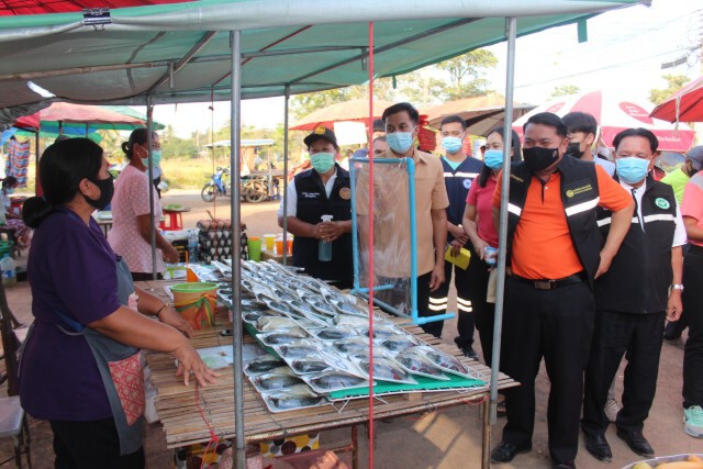 ตลาดนัดโคราช คุมเข้มป้องกันโควิด 19