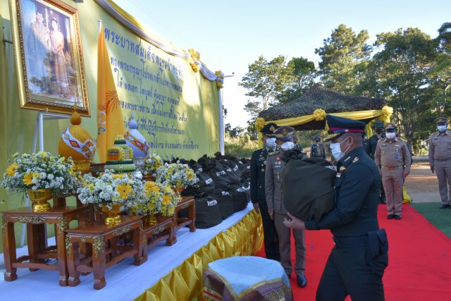 มอบสิ่งของ"พระราชทาน"กำลังพลชายแดน