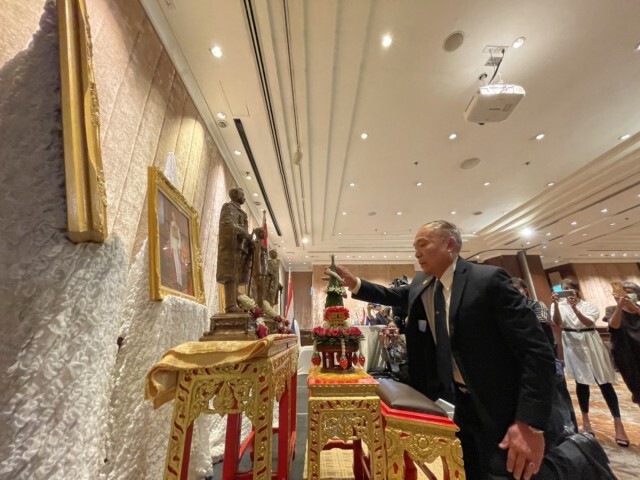 ลูก"ขุนนิรันดรชัย"ทำพิธีขอพระราชทานอภัยโทษแทนบิดา