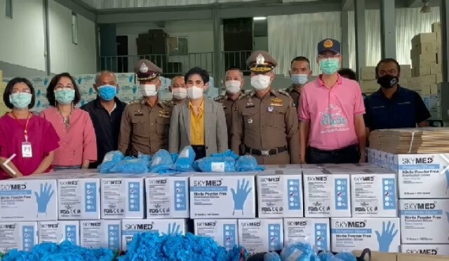 รวบ!! แรงงานต่างด้าว 12 ราย ผลิตถุงมือทางการแพทย์โดยไม่ได้รับอนุญาต พบไม่ได้ตรวจโควิดก่อนเข้าประเทศ