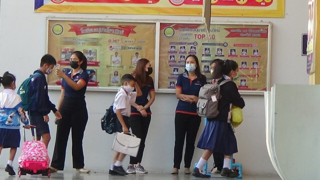 ชาวพิษณุโลกตื่นตัว-สวมหน้ากากอนามัย