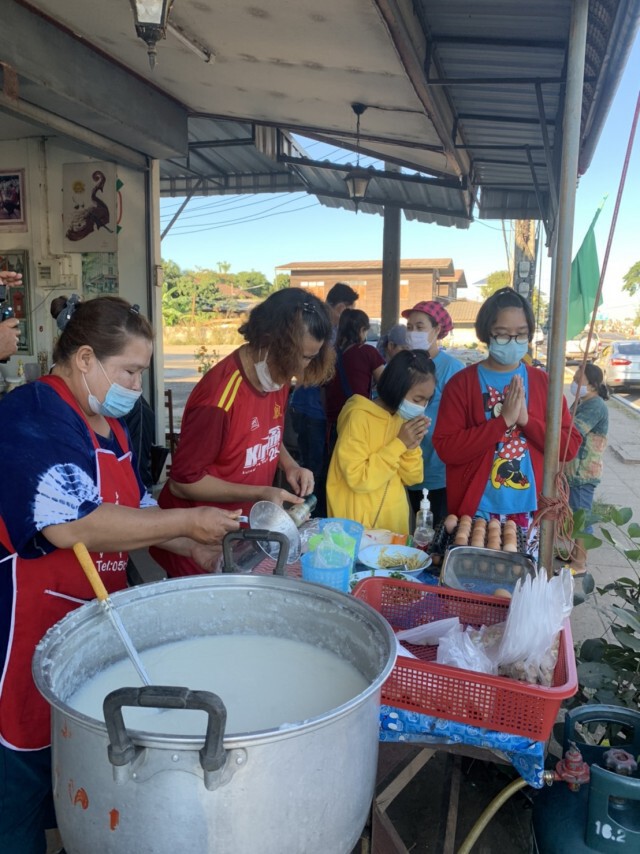 ร้านโจ๊กใจหล่อเปิดกินฟรีส่งท้ายปี
