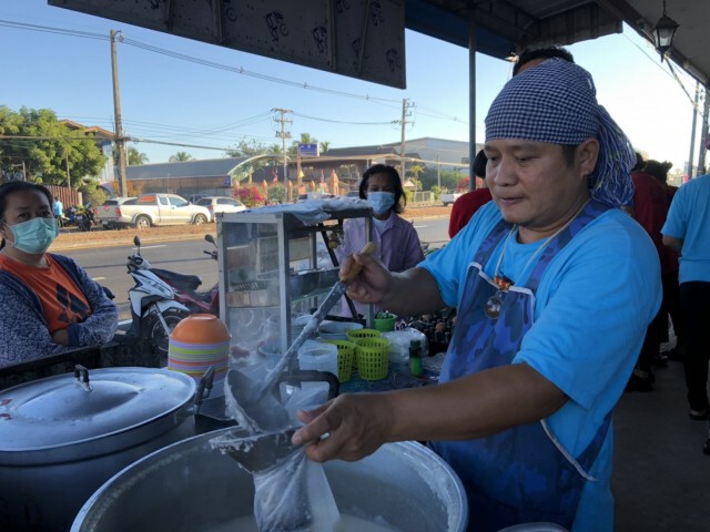 ร้านโจ๊กใจหล่อเปิดกินฟรีส่งท้ายปี