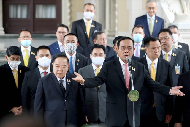 สื่อทำเนียบฯตั้งฉายารัฐบาล 'Veryกู้'-นายกฯได้ 'ตู่ไม่รู้ล้ม'
