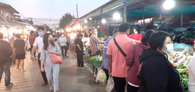 ตลาดคำไฮโหรงเหรงคนผวาโควิด