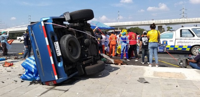 กระบะซิ่งข้ามเลนอัดก็อปปี้รถกระบะใต้ทางต่างระดับตาย4เจ็บ2