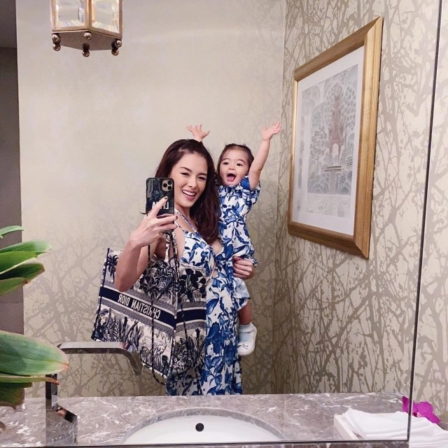 แฟนคลับ ทักรัวๆ "ลิเดีย" มีลูกคนที่สามหรือเปล่า? หลังโพสต์รูปลงไอจี