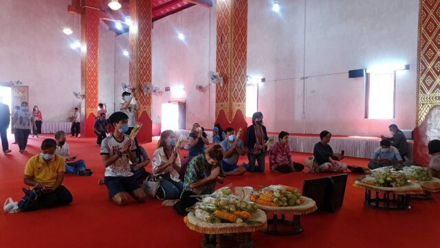 แห่กราบไหว้"พระเจ้าตนหลวง"สิริมงคลแก่ครอบครัว