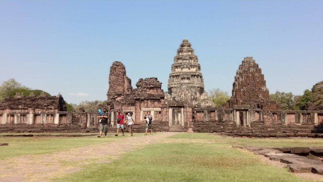 ปราสาทหินพิมายเงียบ หลังมีผู้ติดโควิดในพื้นที่