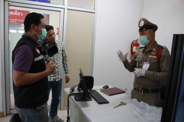 โหดส่งท้ายปีหนุ่มเมายาคลั่งหึงบีบคอเมียดับแทงเพื่อนสาหัส