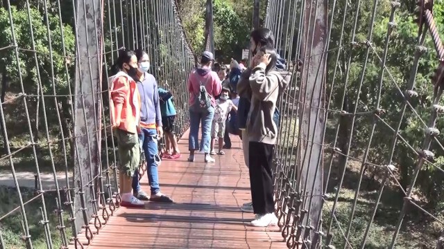 แห่สัมผัสสมหนาวบนยอดภูเขาไฟกระโดง
