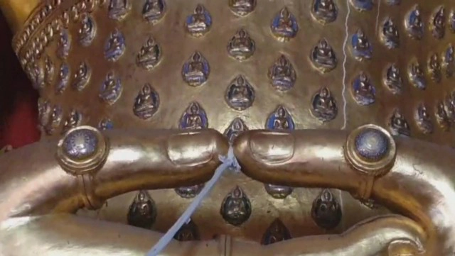 แห่กราบไหว้พระพุทธรูปทรงเครื่องใหญ่สุดในประเทศไทย