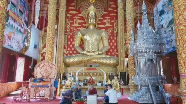 แห่กราบไหว้พระพุทธรูปทรงเครื่องใหญ่สุดในประเทศไทย