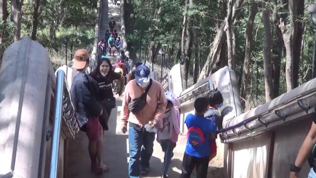 แห่สัมผัสสมหนาวบนยอดภูเขาไฟกระโดง
