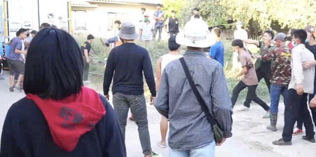 เปิดคลิปวัยรุ่นตะลุมบอนงานแห่นาคแทงดับ