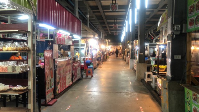 เงียบกริบ!! "โควิด-19"พ่นพิษตลาดนัดพัทยา แม่ค้าโอดบางวันขายได้แค่ 80 บาท