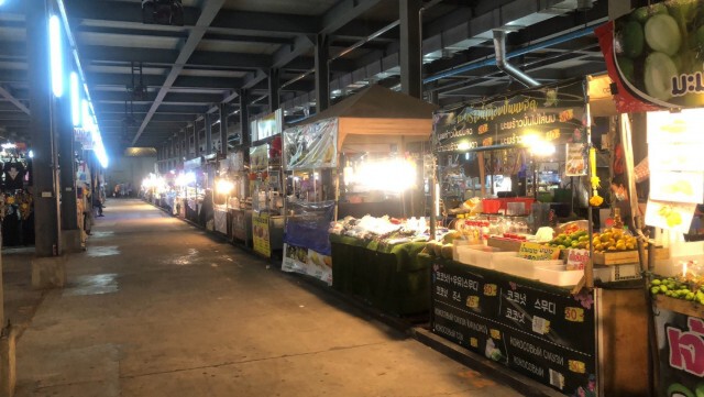 เงียบกริบ!! "โควิด-19"พ่นพิษตลาดนัดพัทยา แม่ค้าโอดบางวันขายได้แค่ 80 บาท