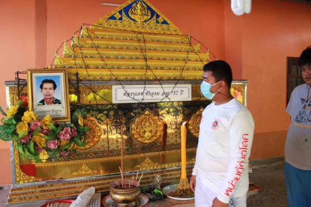 หนุ่มพิการมัดมือผูกคอตายพิสดาร