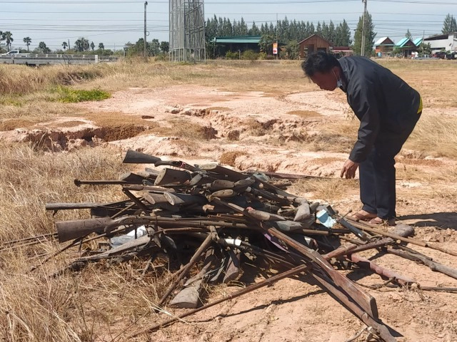 เผาปืน 37 กระบอก