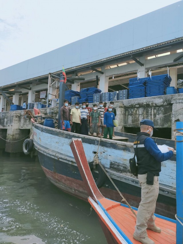 กองทัพเรือส่งหน่วยซีลร่วมสกัดลักลอบเข้าเมือง จ.ระนอง