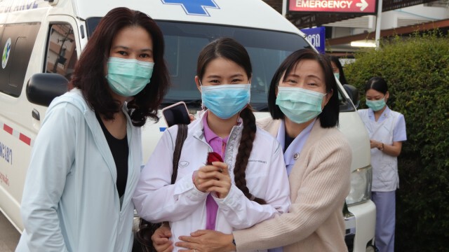 "รพ.พะเยา"ส่งกำลังเสริมช่วยรพ.สนาม สมุทรสาคร