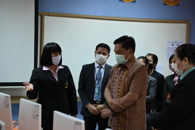"เลขา สพฐ" ตรวจเยี่ยมรร.พญาไทสอนออนไลน์