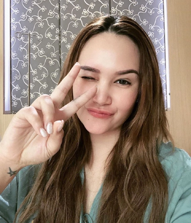 "ทาทา ยัง" ส่งแคปชั่นเด็ด "ihatecovid" เหตุทำแพลนเที่ยวล่ม-สงสารลูกชายอดไประยอง