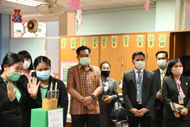 "เลขา สพฐ" ตรวจเยี่ยมรร.พญาไทสอนออนไลน์