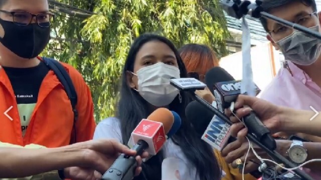 "มายด์ ภัสราวลี" พร้อมแกนนำม็อบหน้าสถานทูตฯพบพงส.ทุ่งมหาเมฆ นัดรายงานตัวต่ออัยการ