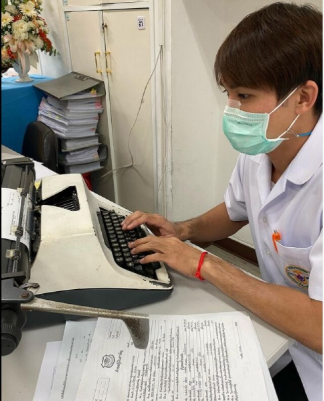 "หมอก้อง" ไขข้อสงสัย ทำไมต้องแปะ เทปกาวบนหน้ากากอนามัย?