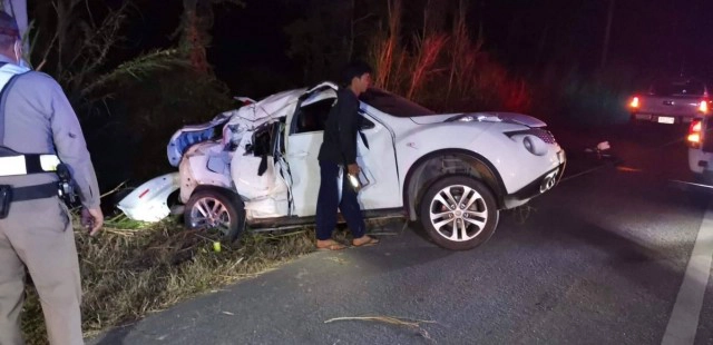 "พิพลอย"เน็ตไอดอลชื่อดัง-ชนเสาไฟดับ