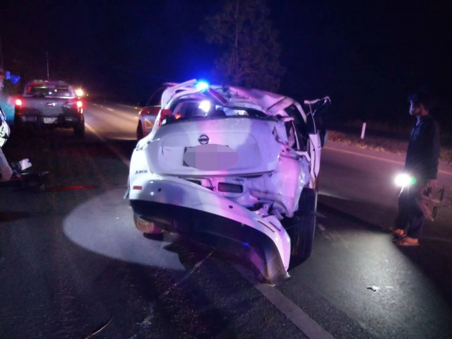 "พิพลอย"เน็ตไอดอลชื่อดัง-ชนเสาไฟดับ