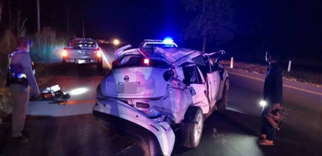 "พิพลอย"เน็ตไอดอลชื่อดัง-ชนเสาไฟดับ