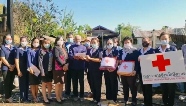 ลมหนาวพัดแรงไฟไหม้บ้านพร้อมยุ้งข้าวตาวัย 83 เสียหายกว่า 8 แสน
