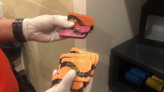 ทลายบ่อนต่างชาติ ในคอนโดฯย่านจอมเทียน เย้ยคำสั่งควบคุม"โควิด"ระบาด