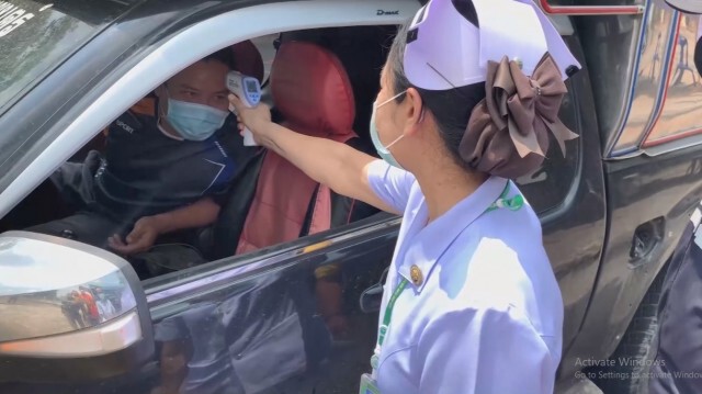 ศรีสะเกษ ตรวจเข้ม-พึ่งไสยศาสตร์ ใส่บาตรทำบุญช่วยป้องกันโควิด